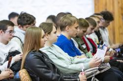 Проблему пробок, которые загрязняют воздух и тормозят экономическое развитие города, обсудили в Центре передового опыта в области транспорта.